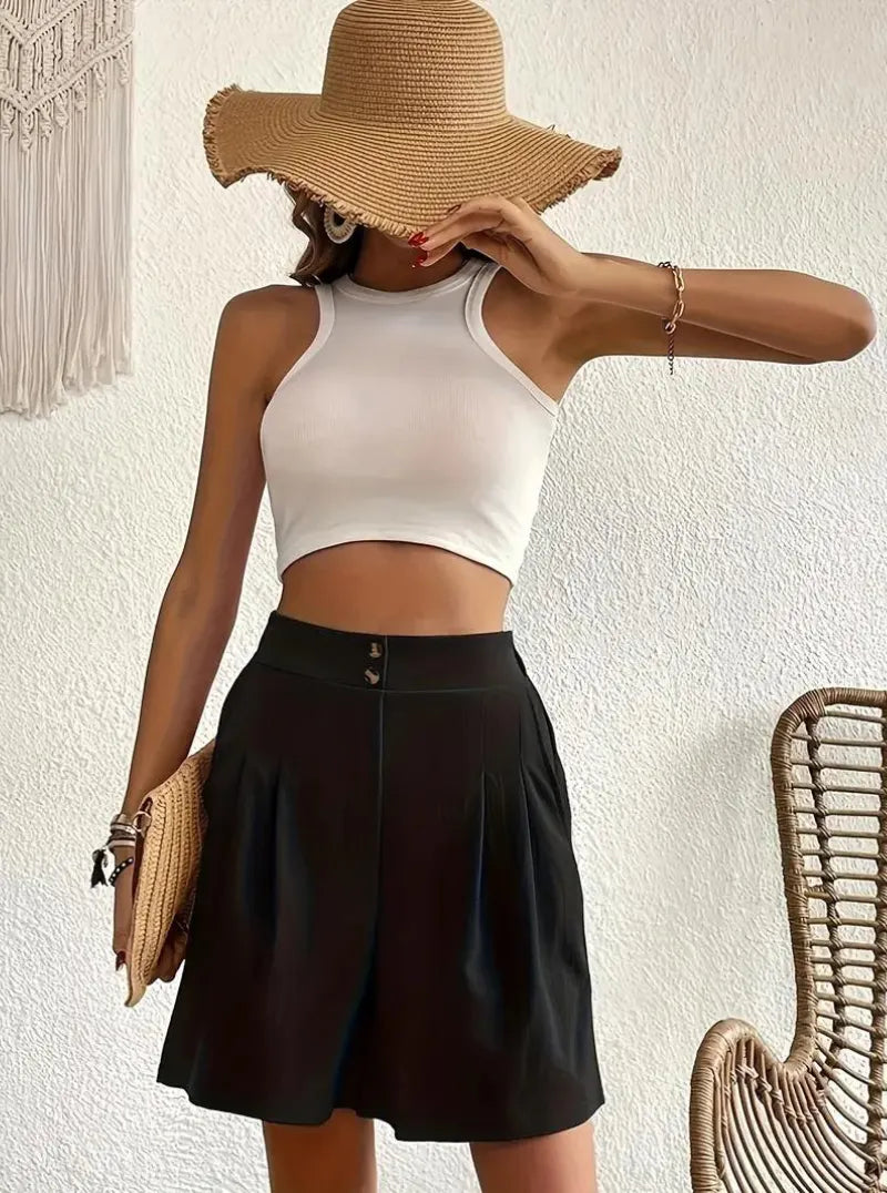 High-Waist Shorts – Bundfalten & Taschen