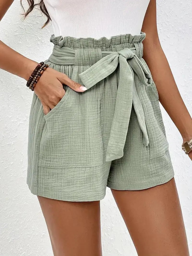 Taillenhohe Shorts mit Bindegürtel