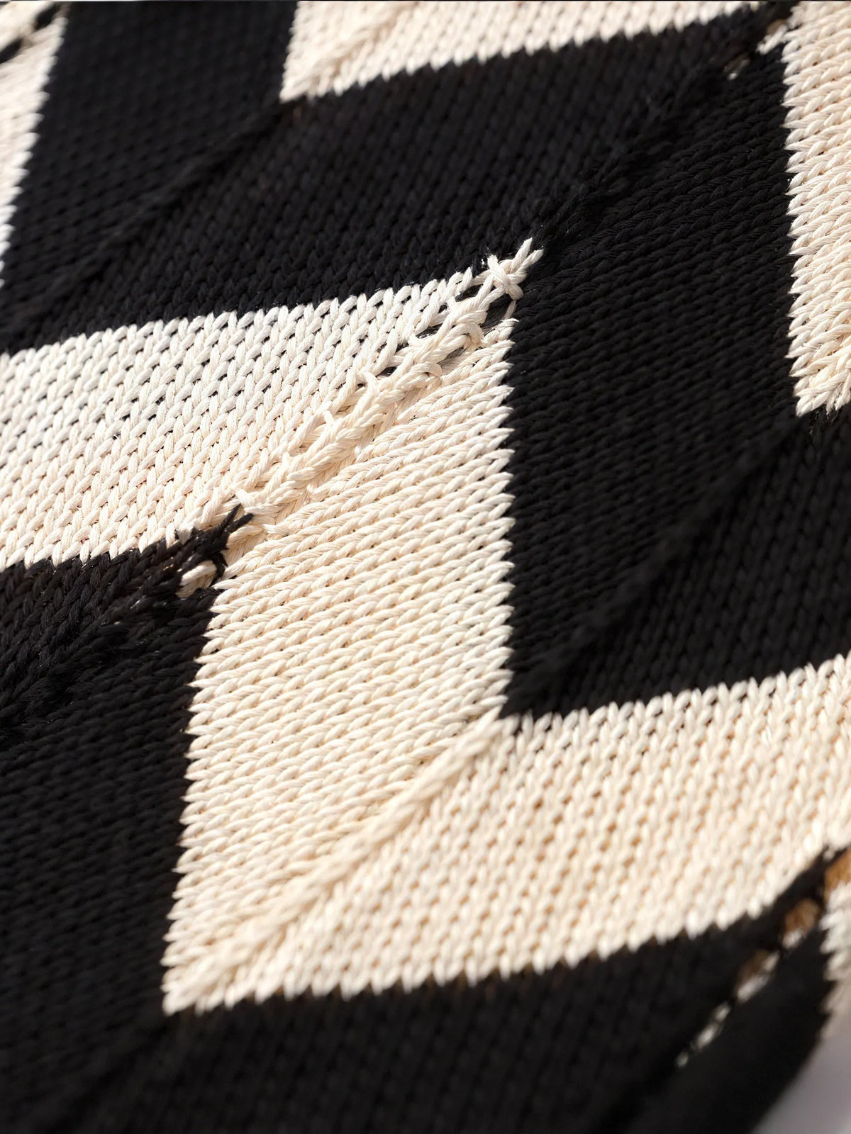 Strickkleid mit Chevron-Muster – Langarm