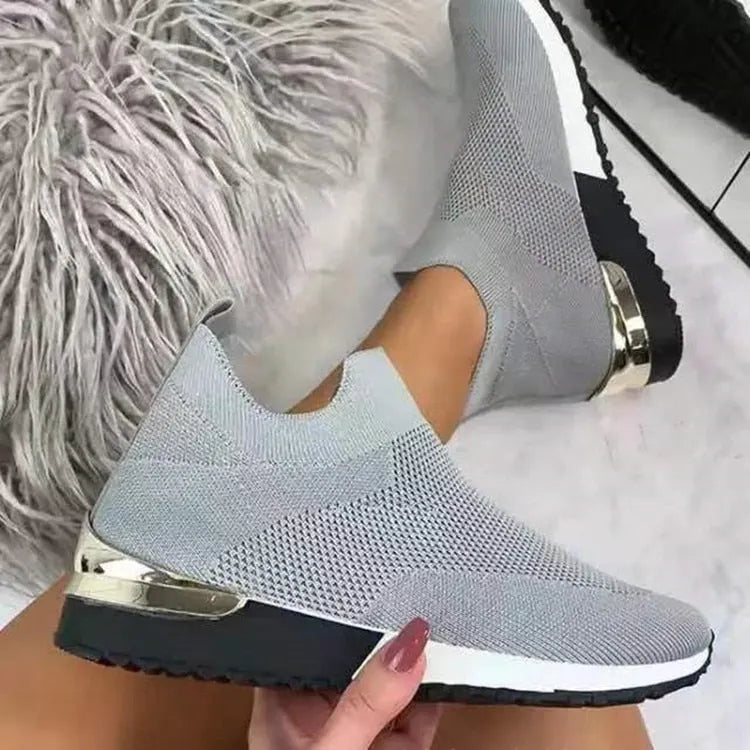 - Atmungsaktive Low-Top Turnschuhe