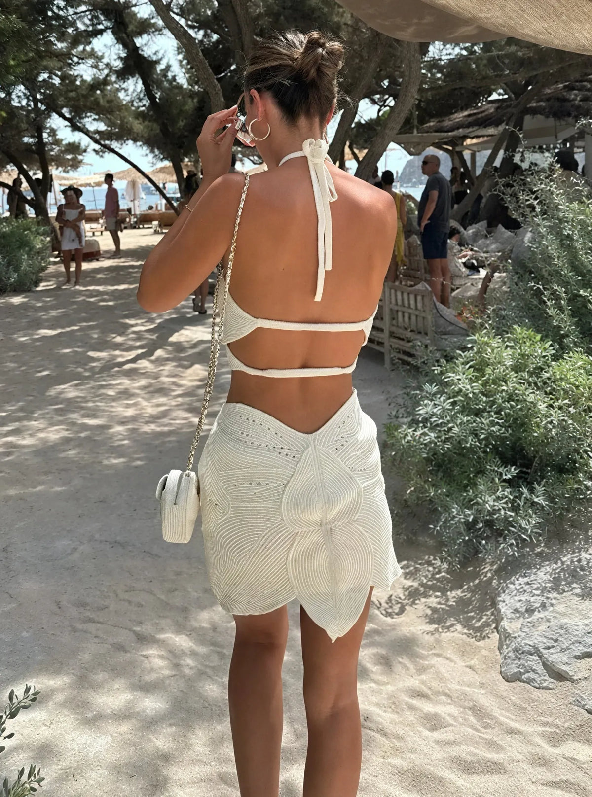 Häkelkleid mit Neckholder & Seiten-Cutouts