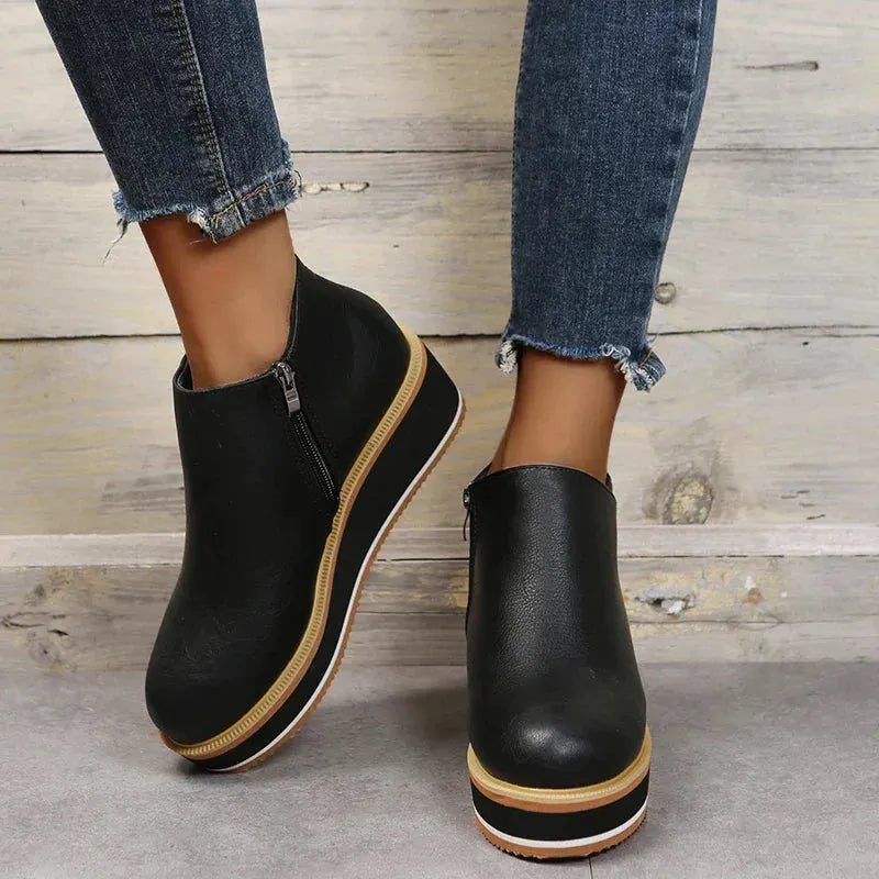 Damen Stiefeletten mit seitlichem Reißverschluss und Plateausohle