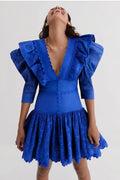 Elegantes Kleid mit Laser-Cut Details