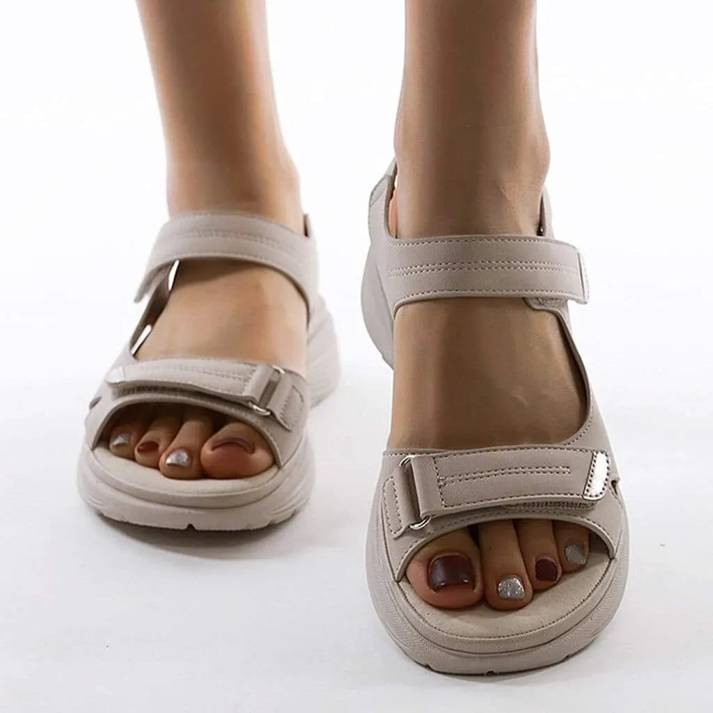 Damen Komfort-Sandalen mit verstellbaren Riemen und Profilsohle