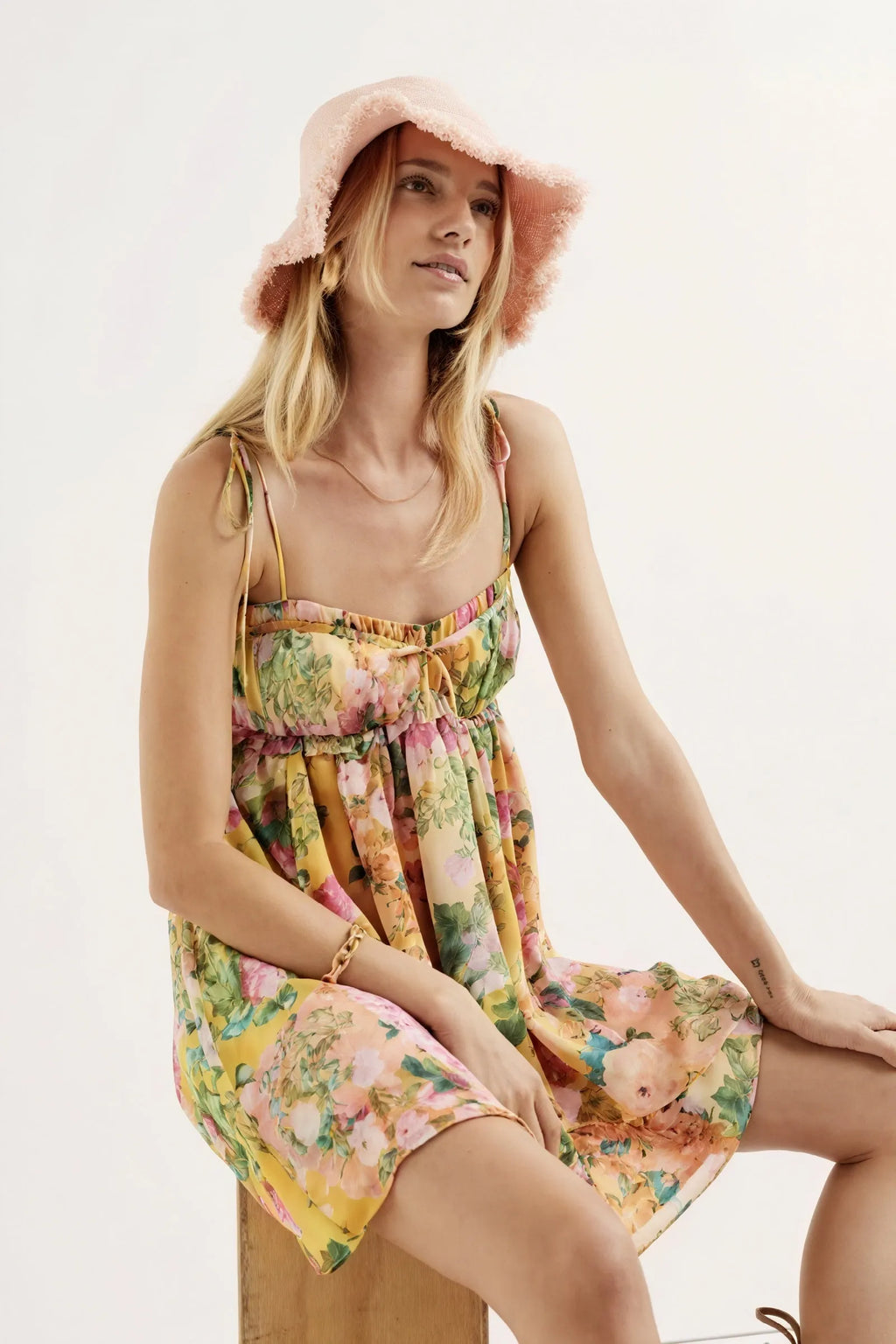 Sommerliches Mini Kleid mit Blumenmuster