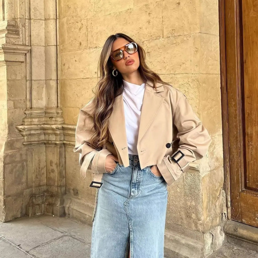 Modern Women's Cropped Trench Coat With Classic Lapels