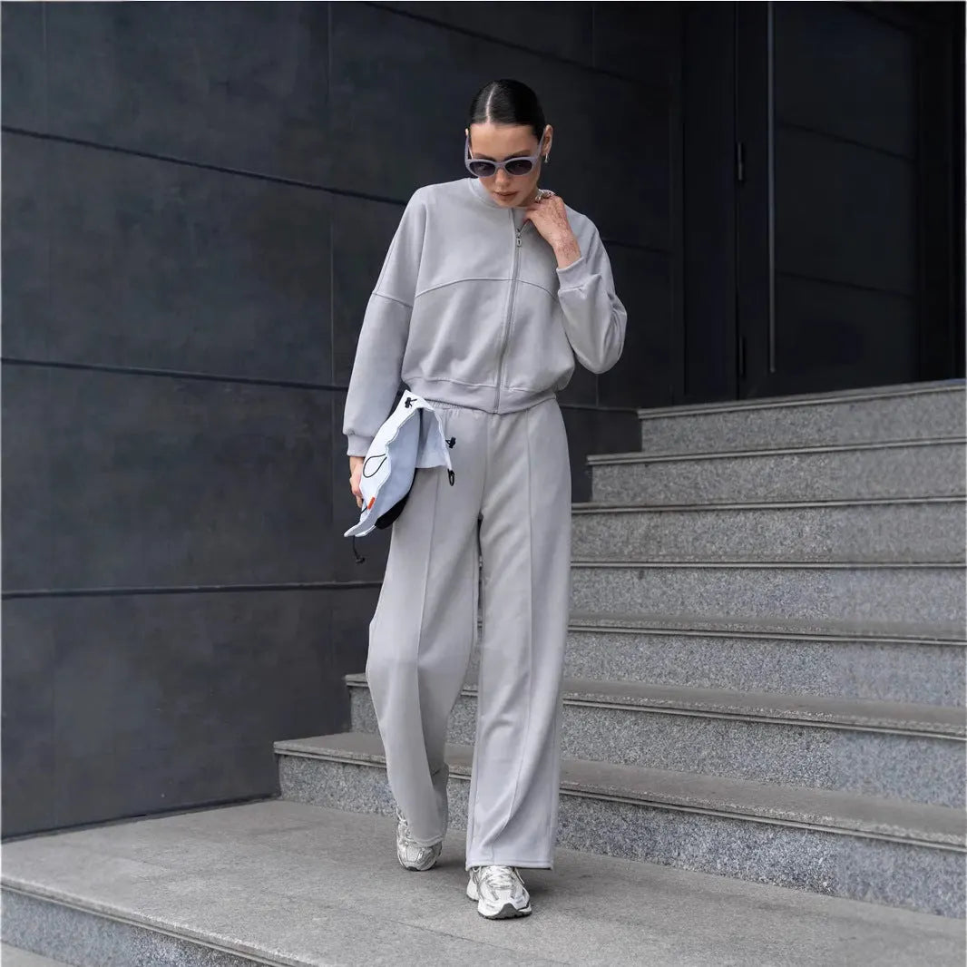 Trendy Women's Two-Piece Set with Short Jacket and Wide Pants