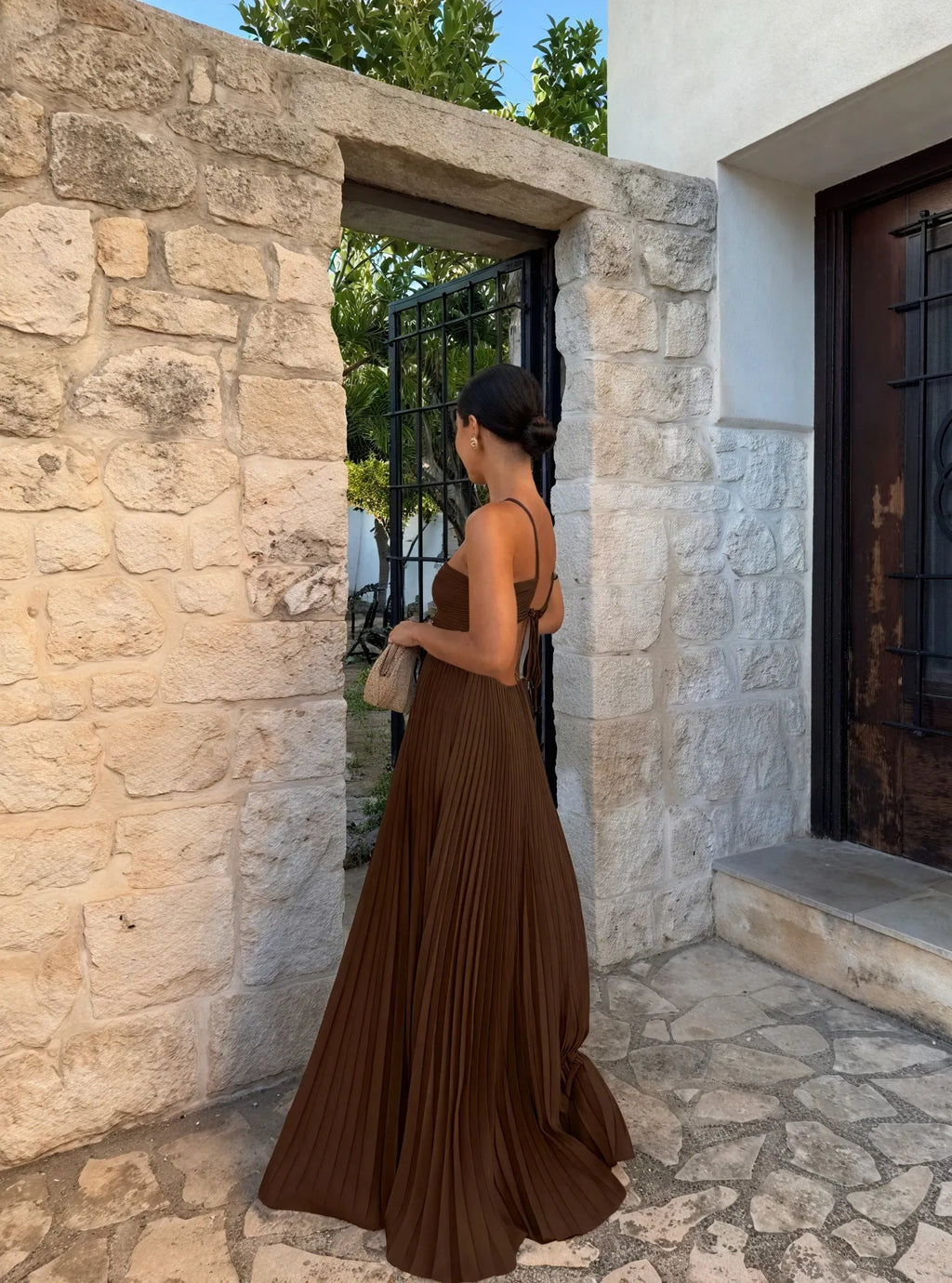 Anmutiges Kleid mit modernem Detail für unvergessliche Momente
