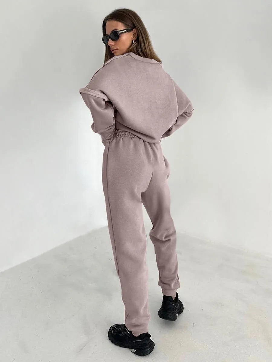 Oversized Women's Tracksuit with Sweater and Pants