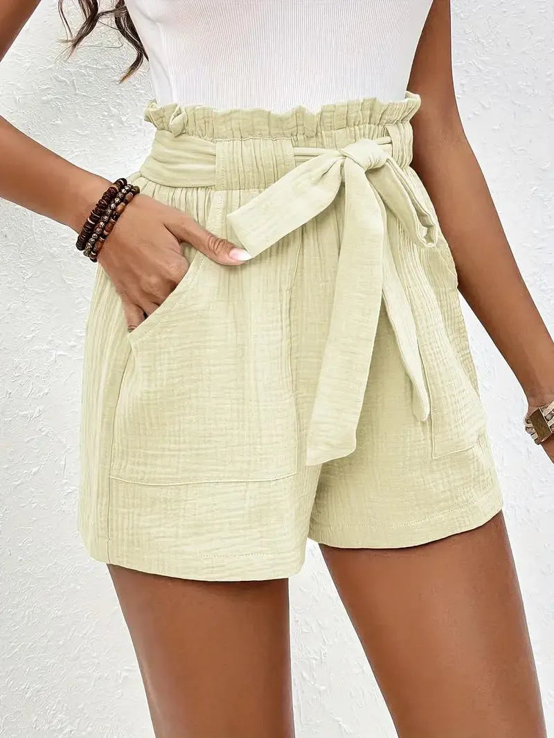 Taillenhohe Shorts mit Bindegürtel