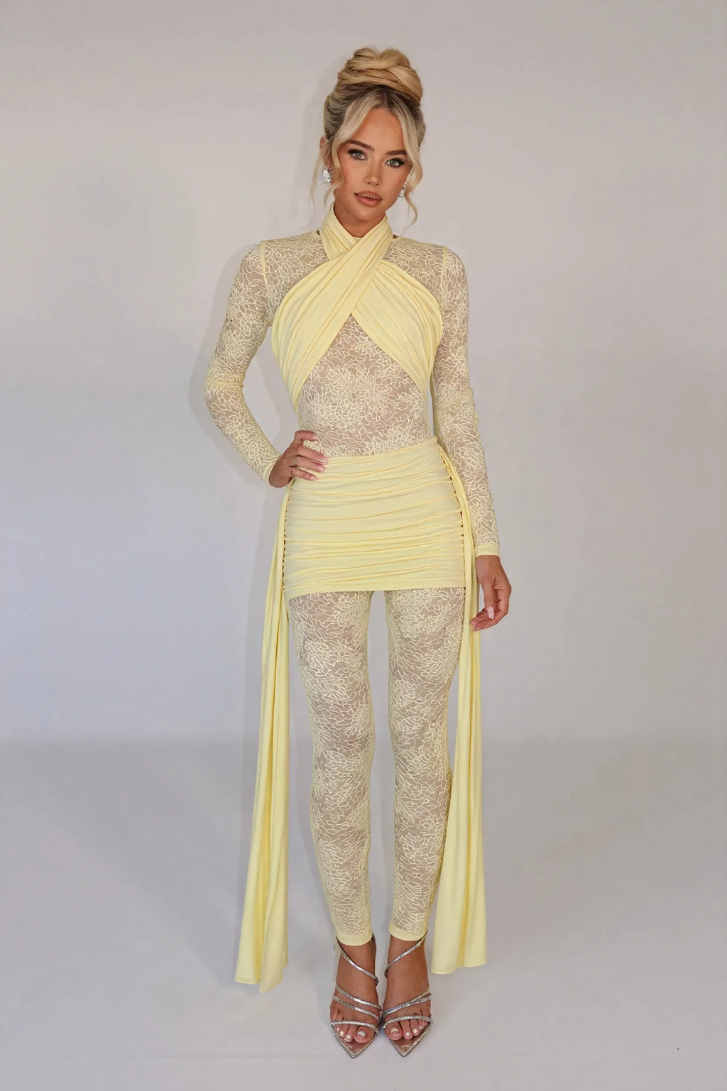 FlieÃŸendes Kleid mit floralen Akzenten