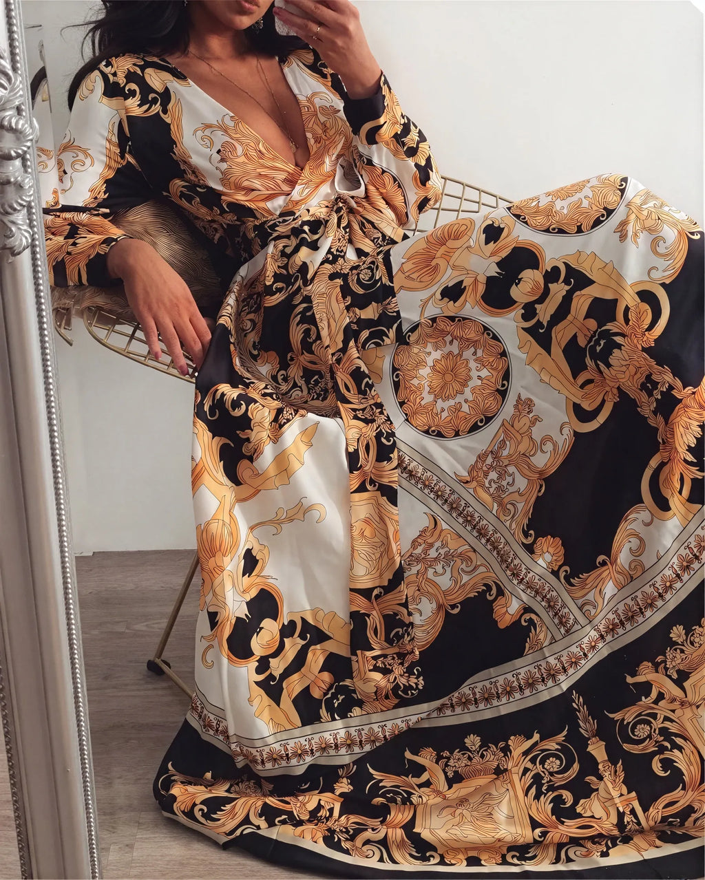 Elegantes Maxikleid mit raffiniertem Muster