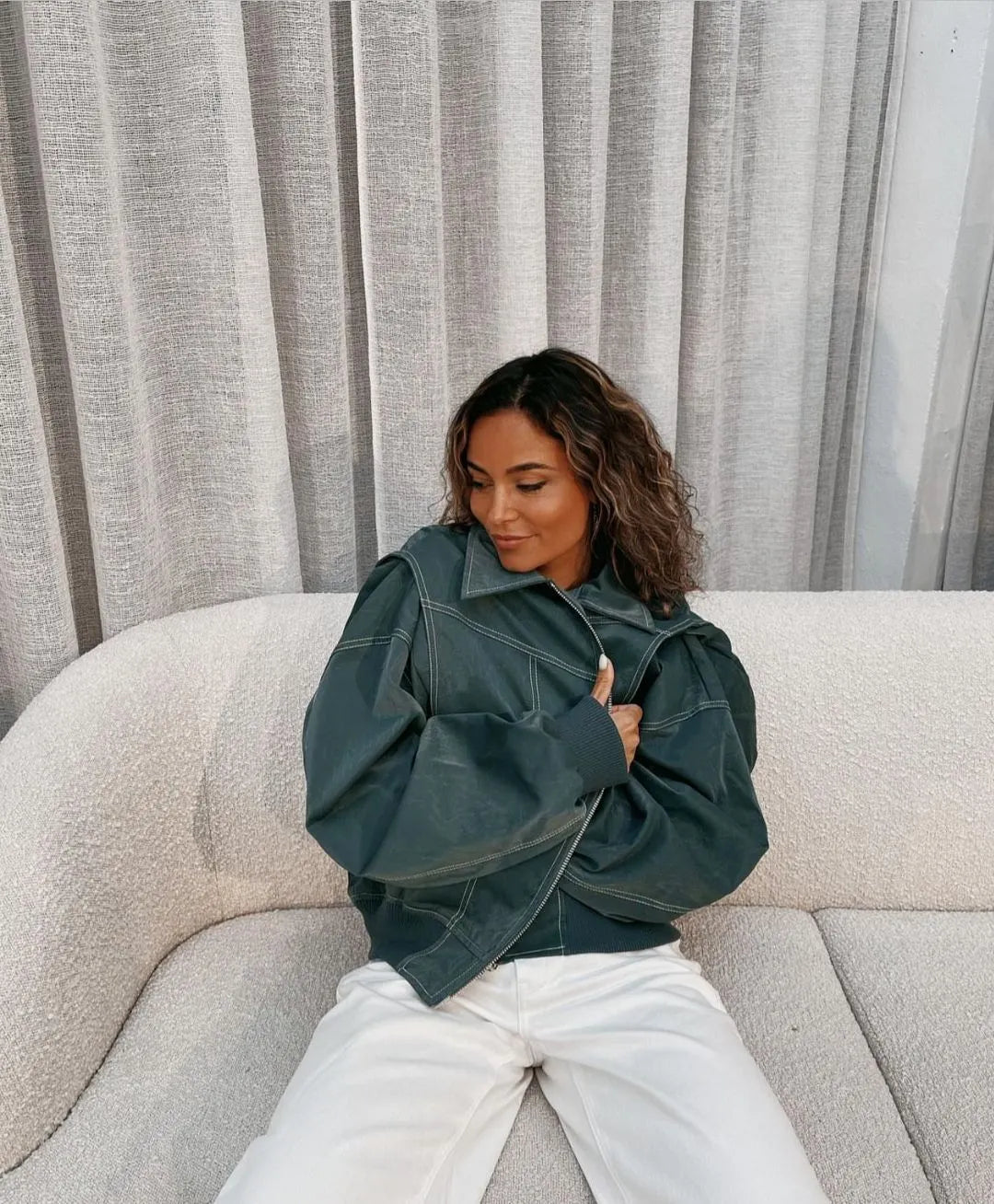 Charlot | Oversized Jacket with Zipper and Elegant Look