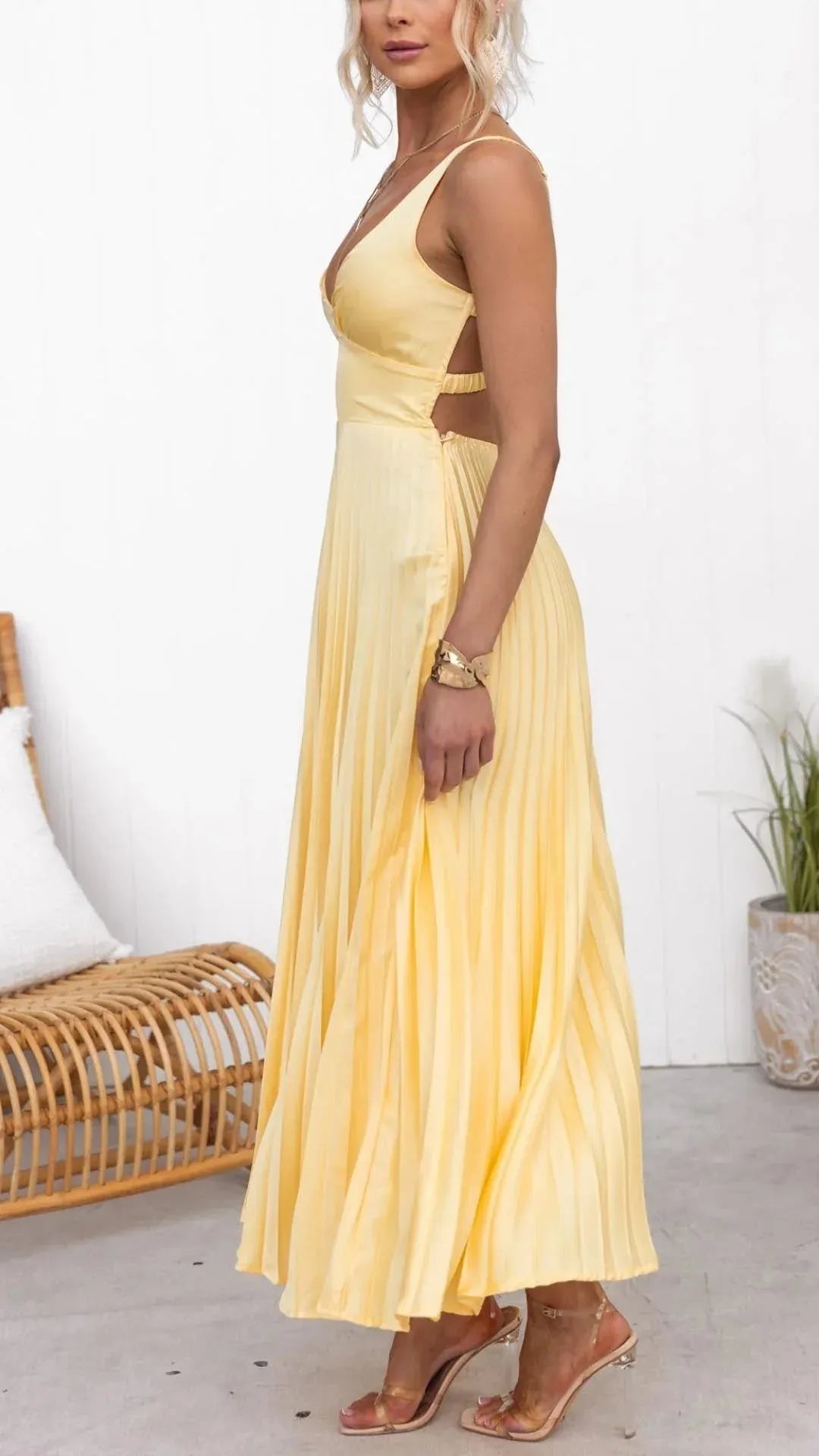 Anmutiges Maxikleid mit fließendem Plisseerock