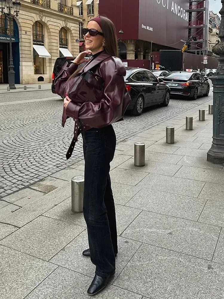 CLARA | Vintage Korte Leren Jas Voor Dames – Met Lange Mouwen & Tijdloze Urban Look