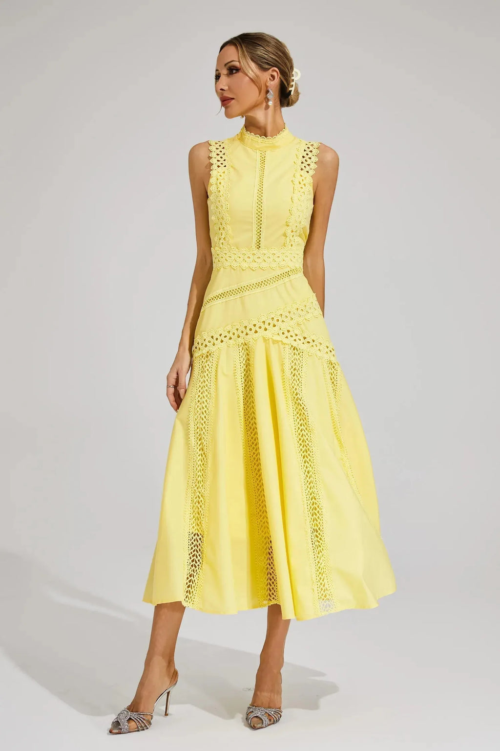 Sleeveless Midi Dress for Women with Flattering Cut and Summer Style