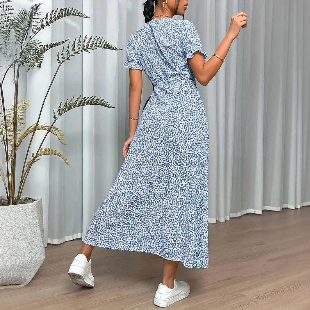 Feminines Maxi-Kleid mit Wickeldesign